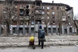 Russian bombing plunges many cities, such as the Ukrainian port city of Mariupol