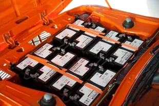 El pack de baterías del BMW 1602 fue fabricado por Varta y pesaba 350 kg