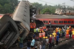 Qué pasó, dónde fue y otras claves sobre el choque de trenes que dejó 288 muertos