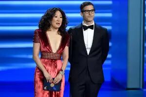 Globo de Oro 2019: Andy Samberg y Sandra Oh serán los anfitriones