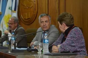 El senador Cornejo consideró el "abismo" abandonar el rumbo trazado por Guzmán.
