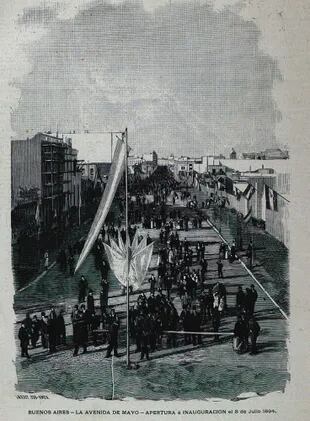 La inauguración de la Avenida de Mayo se celebró en julio de 1894. La calle estaba abierta, pero apenas existían unos pocos edificios, y los servicios públicos eran muy deficientes.
