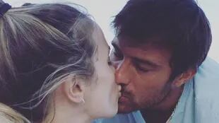 Beso a beso. En Instagram, Chechu le dedica románticas mensajes a su amado