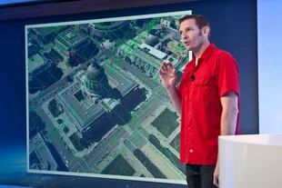Peter Birch, de Google, muestra cómo la compañía digitaliza los objetos 3D de los mapas