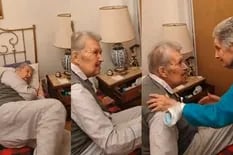 Tiene 90 años y emocionó a todos con su reacción al reencontrarse con su esposa que estuvo internada