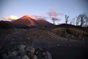 Guatemala: evacuan a dos comunidades por la actividad de un volcán