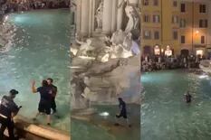 Un hombre se tiró a la Fontana di Trevi, lo multaron y volvió a meterse a nadar