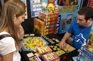 El Catán, uno de los juegos de mesa más populares, llega al país procedente de España