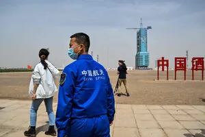China desafía a EE.UU. y acelera su plan para enviar una misión tripulada a la Luna
