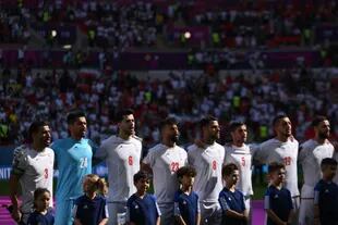 La selección iraní cantó el himno esta vez antes de enfrentarse a Gales en el Estadio Ahmed Bin Ali (NICOLAS TUCAT / AFP)