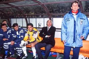 Con Bianchi, en Japón, cuando Vélez ganó la Intercontinental al Milan, en 1994. Miran Guzmán, Herrera y Zandoná.