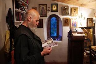 En la Iglesia Katskhi se venera a Máximo el Confesor, el teólogo al que le cortaron la mano derecha para que no pudiera escribir y la lengua para que no pudiera hablar