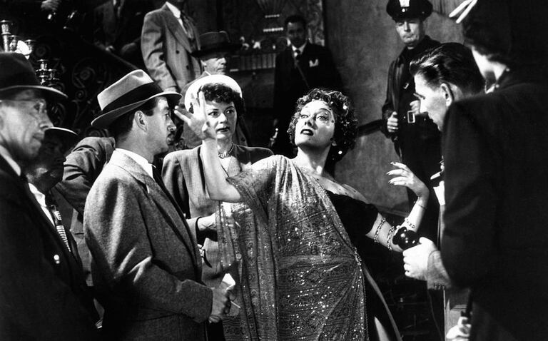 Gloria Swanson, estrella eterna de este estudio, en El ocaso de una vida (Sunset Boulevard, 1950), de Billy Wilder
