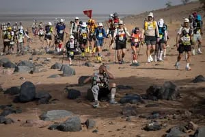 Maratón de las Arenas: una carrera de pies sangrantes y agotamiento extremo