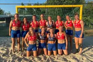 Un equipo de jugadoras noruegas se negó a usar la ropa reglamentaria y tendrá que pagar multas