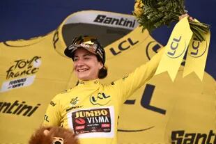 Marianne Vos se puso el maillot amarillo por primera vez en la segunda etapa del Tour de Francia femenino y lo mantiene