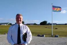 El jefe de la base británica en Malvinas defiende los ejercicios militares y dice que su misión es solo defensiva