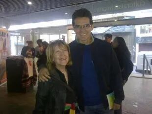 Josefina Delgado y el escritor boliviano Edmundo Paz Soldán