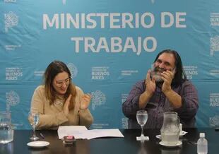 Mara Ruiz Malec, ministra de trabajo de la provincia de Buenos Aires, y Roberto Baradel, jefe del Suteba que le activó 62 paros a la gestión de María Eugenia Vidal