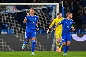 Retegui tuvo un debut "casi" ideal en la selección de Italia y recibió los elogios de la prensa