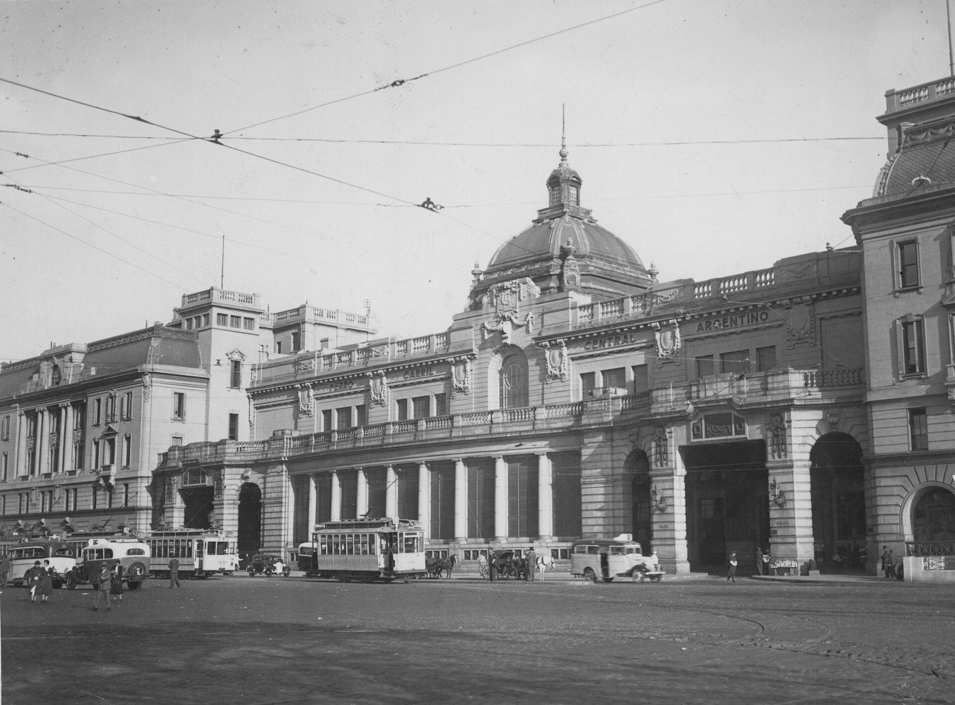 Estación del Ferrocarril Central (Retiro, 1937).