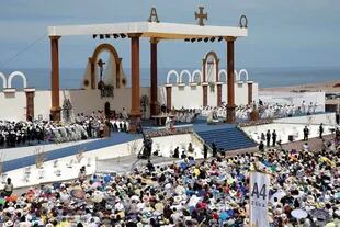 Francisco celebró la misa al aire libre en Iquique