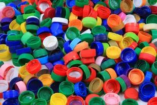 Crean un nuevo plástico reciclable basado en azúcares en lugar de petróleo