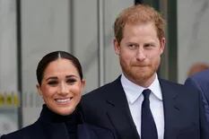 Por qué el príncipe Harry no vistió ropa militar en el desfile del Jubileo de la Reina