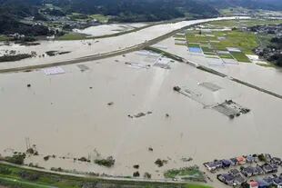 El paso del súper tifón Nanmadol en el sur de Japón ocasionó la muerte de cuatro personas y más de 100 heridos