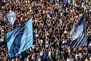 La polémica nunca deja a Maradona: la amenaza de sus cinco hijos tras el homenaje en Nápoles