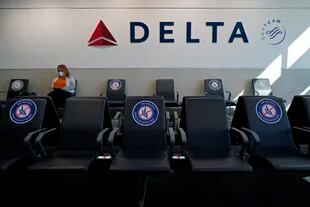 ARCHIVO -Delta Airlines pidió hacer una lista negra para pasajeros problemáticos. (AP Foto/Charlie Riedel, archivo)