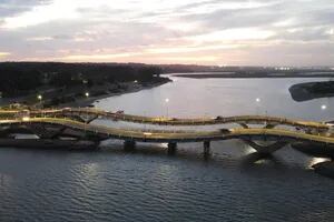 Vuelven a cerrar hasta la temporada de verano al icónico puente de La Barra en Punta del Este