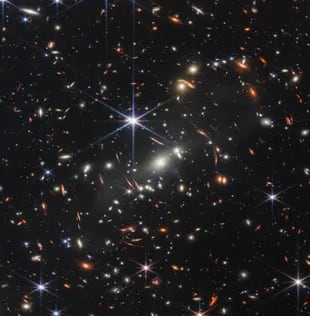 El telescopio espacial James Webb de la NASA captó la imagen infrarroja más profunda y nítida del universo lejano hasta la fecha