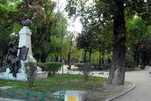 El parque está muy cerca del Barrio Armenio y es un excelente plan para dejarse llevar entre esas calles.