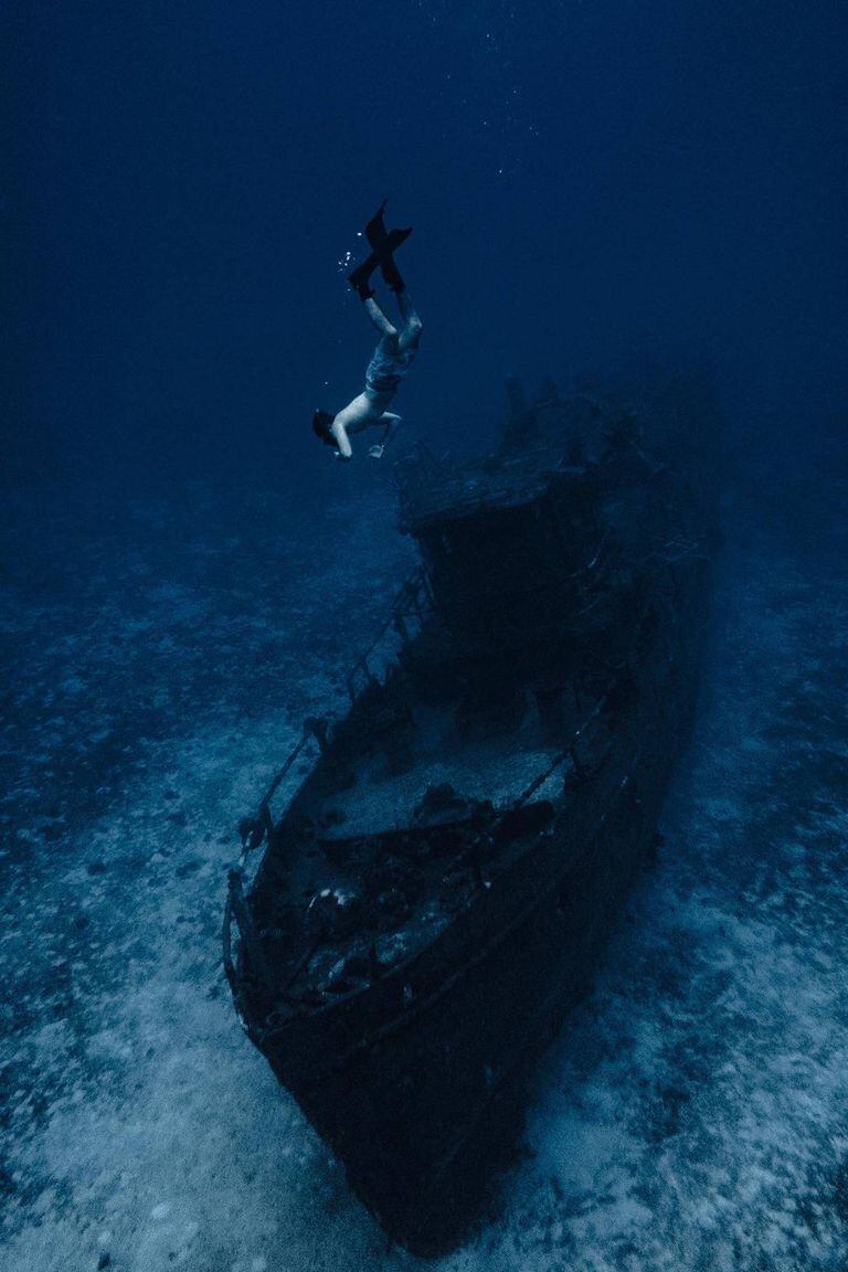 Un barco hundido en Cozumel, México, despertó la curiosidad y activó la cámara de Nicolás Marin, en una de sus exploraciones submarinas más cautivantes