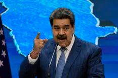 Maduro cuestionó a la Argentina por el caso del avión retenido y pidió el apoyo de las "organizaciones peronistas"