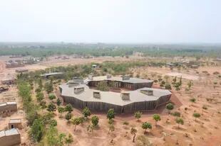 Lycée Schorge en Burkina Faso construído por Diébédo Francis Kéré