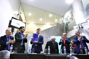 Santi Maratea se presentó en la IGJ por el fideicomiso de Independiente