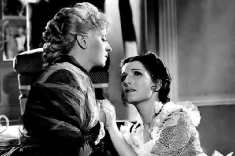 Libertad Lamarque junto a Elsa O´Connor, en una escena de La casa del recuerdo (1940)