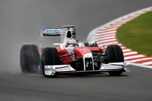 El italiano Jarno Trulli corrió 90 grandes premios de los 139 que desanduvo Toyota en la Fórmula 1