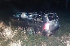 Un coche fúnebre con el conductor borracho cayó a un arroyo y murieron dos acompañantes