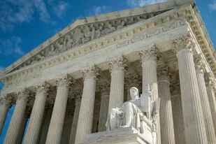 La Corte Suprema de EE.UU. permite la impugnación de la ley de aborto de Texas, pero la deja en vigor