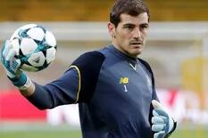 Impacto. El español Iker Casillas se infartó en plena práctica de Porto