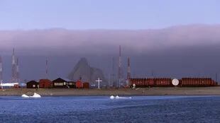 La Base Orcadas, de Argentina, ubicada en la Isla Laurie (parte de las Islas Orcadas del Sur, de la Antártida) es la estación permanente más antigua del continente blanco.
