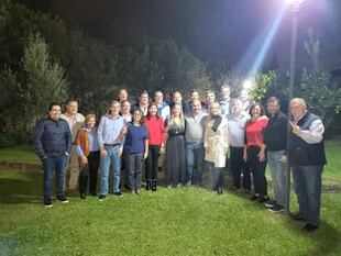 Juan Manzur y los senadores oficialistas en la casa del jefe de Gabinete en Tucumán