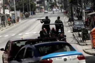 Efectivos de la policía, ayer, en un operativo contra narcotraficantes en la favela Ciudad de Dios