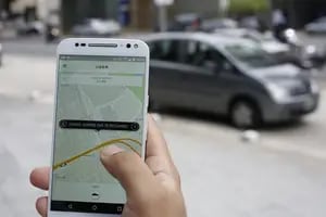 La Justicia porteña pidió a las compañías de telefonía celular que bloqueen Uber