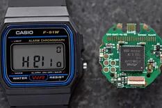 Transforman al clásico Casio F-91W en un reloj con sensores
