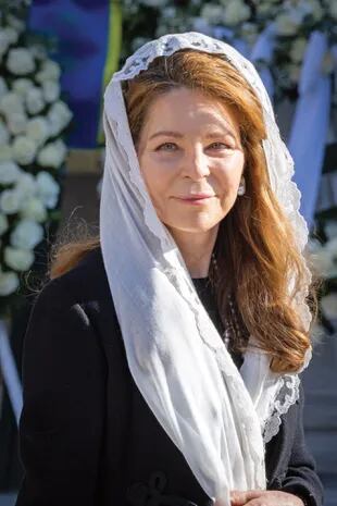 La reina Noor de Jordania acudió al funeral en solitario.
