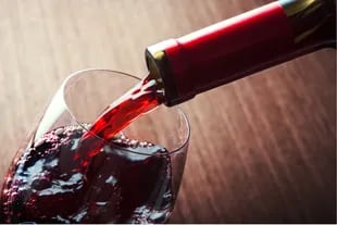 Estudios de diversas universidades, como la de Buffalo, encontraron los beneficios del resveratrol en el vino